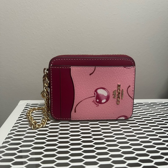 SOLD!! COACH CHERRY Zip Card Case/ COACH CHERRY Wallet
Print Leather CR832 - Picture 3 of 4